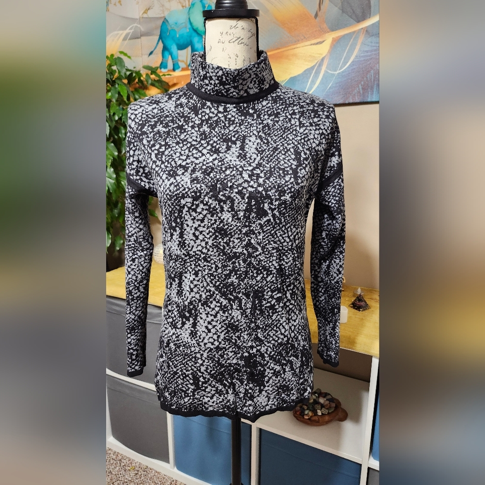 Belldini Sweater Small Gray Black Animal Print Tunic Mockneck